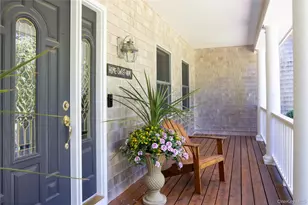 11 Hildreth Rd, Hampton Bays, NY 11946 - Photo 2