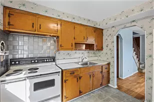 21 Morris Rd, Bethpage, NY 11714 - Photo 10