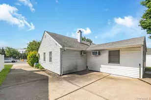 6 Island St, Plainview, NY 11803 - Photo 20