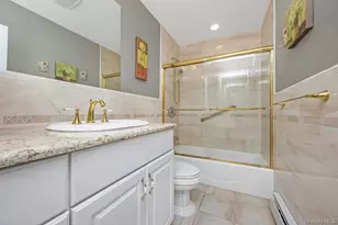 6 Island St, Plainview, NY 11803 - Photo 14