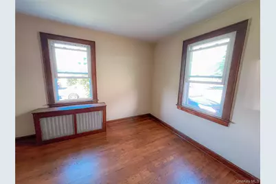 109 L Street, Elmont, NY 11003 - Photo 10