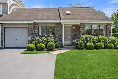 91 Hidden Ponds, Smithtown, NY 11787 - Photo 4