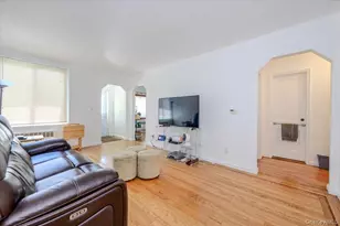 2827 Philip Ave, Bronx, NY 10465 - Photo 4