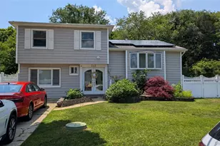 348 W 24th St, Deer Park, NY 11729 - Photo 2