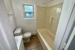 431 Violet Ave, Poughkeepsie, NY 12601 - Photo 10