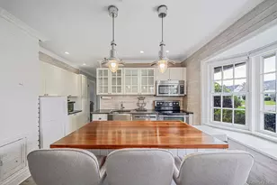 90 Twin Ln N, Wantagh, NY 11793 - Photo 2