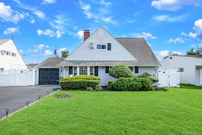 90 Twin Lane N, Wantagh, NY 11793 - Photo 1