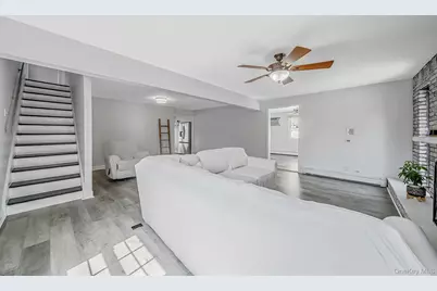 90 Twin Lane N, Wantagh, NY 11793 - Photo 8