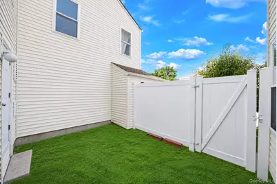 180 Lowndes Avenue #D, Huntington Station, NY 11746 - Photo 4