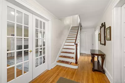 1 S Lakeview Avenue, Brightwaters, NY 11718 - Photo 2