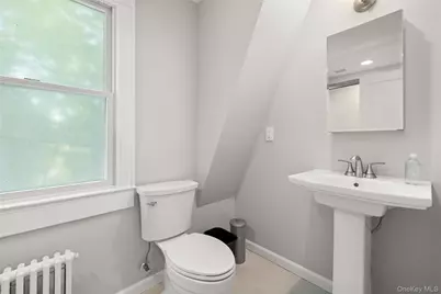 1 S Lakeview Avenue, Brightwaters, NY 11718 - Photo 18