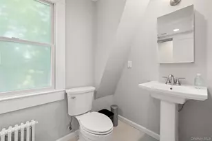1 S Lakeview Ave, Brightwaters, NY 11718 - Photo 18