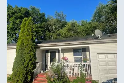316 Leaf Avenue, Central Islip, NY 11722 - Photo 4