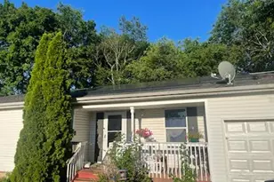316 Leaf Ave, Central Islip, NY 11722 - Photo 4