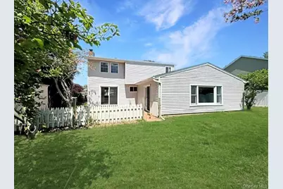 342 Versa Place, Sayville, NY 11782 - Photo 2