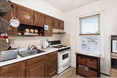 319 (Aka 317) Hayward Street, Yonkers, NY 10704 - Photo 8