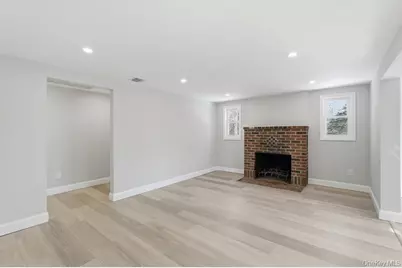 452 Montauk Highway, East Quogue, NY 11942 - Photo 6