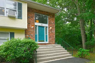 10 Woodbrook Cir, Holtsville, NY 11742 - Photo 4