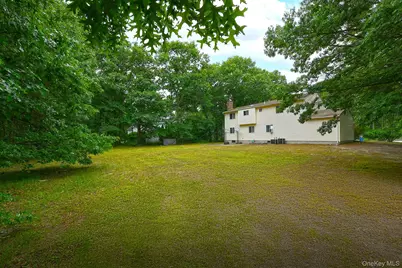 10 Woodbrook Circle, Holtsville, NY 11742 - Photo 30