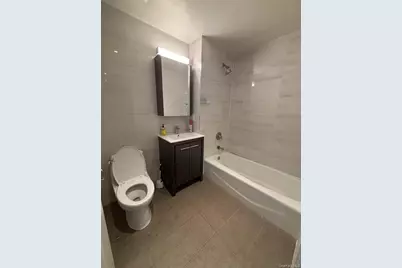 4223 Parsons Boulevard #5D, Flushing, NY 11355 - Photo 4