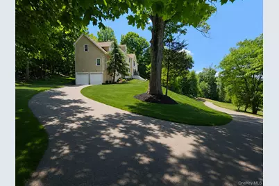 8 Brian Court, Salisbury Mills, NY 12577 - Photo 2
