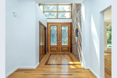 3 West Drive, Manhasset, NY 11030 - Photo 2