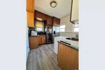 64 Sprague Avenue #Whole House, Amityville, NY 11701 - Photo 4