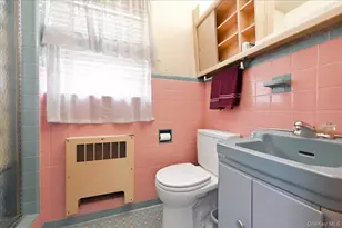 2726 Cypress Ave, East Meadow, NY 11554 - Photo 20