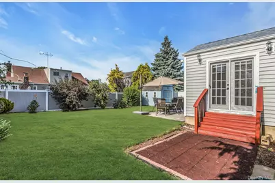 219 N Nassau Avenue, Massapequa, NY 11758 - Photo 34