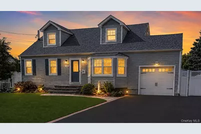 219 N Nassau Avenue, Massapequa, NY 11758 - Photo 2