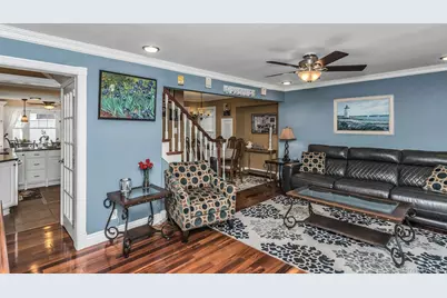 219 N Nassau Avenue, Massapequa, NY 11758 - Photo 4
