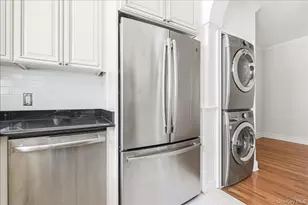 68-11 Clyde St, Forest Hills, NY 11375 - Photo 20
