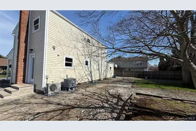 211 4th Avenue, West Babylon, NY 11704 - Photo 4