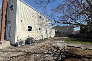 211 4th Ave, West Babylon, NY 11704 - Photo 4