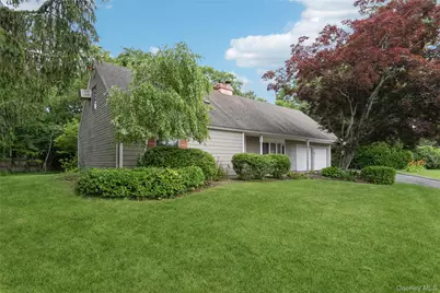 28 Campus Lane, Ronkonkoma, NY 11779 - Photo 2