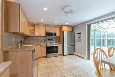 28 Campus Lane, Ronkonkoma, NY 11779 - Photo 20