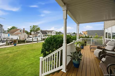 20 Barry Road, Amityville, NY 11701 - Photo 8