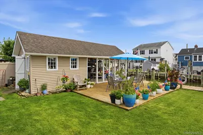 20 Barry Road, Amityville, NY 11701 - Photo 38