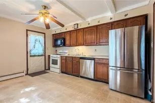64 Grand Ave, Lindenhurst, NY 11757 - Photo 4