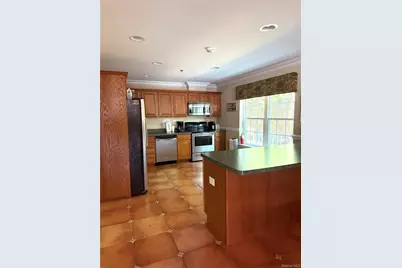 1000 Country Lake Court, West Babylon, NY 11704 - Photo 16