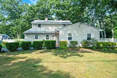 128 Avenue B, Holbrook, NY 11741 - Photo 2