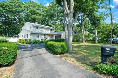 128 Avenue B, Holbrook, NY 11741 - Photo 4