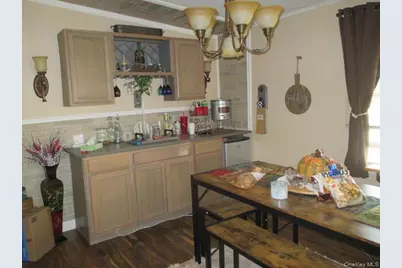 130 Village Circle W, Manorville, NY 11949 - Photo 6