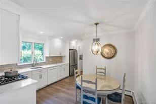 23 Carpenter Ln, Hauppauge, NY 11788 - Photo 8