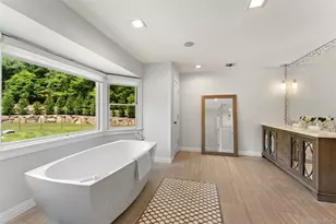 211 Strawtown Rd, West Nyack, NY 10994 - Photo 20