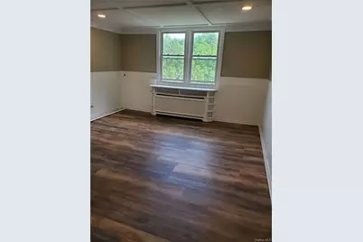 37 Maplewood Road #4, Huntington Station, NY 11746 - Photo 2