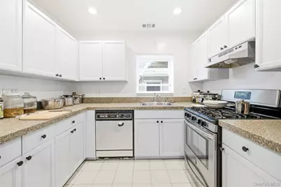 537 E Broadway #201, Long Beach, NY 11561 - Photo 22