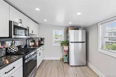 11 Park Avenue #2A, Babylon, NY 11702 - Photo 8