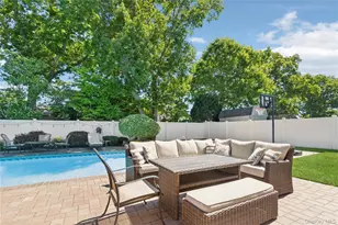 11 Barbara Rd, Ronkonkoma, NY 11779 - Photo 30