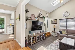 11 Barbara Rd, Ronkonkoma, NY 11779 - Photo 10